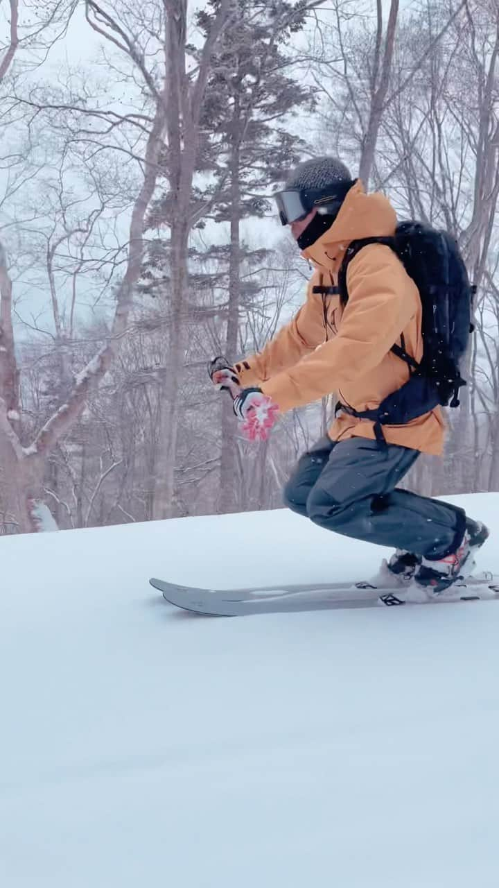 渡部暁斗のインスタグラム：「軽く散歩に出掛けたら、思いがけず良い雪☃️ #livetoski #BeWhoYouAre #hakuba #hakubavalley #snow #ski #telemark #nordic #mountain #lifestyle」