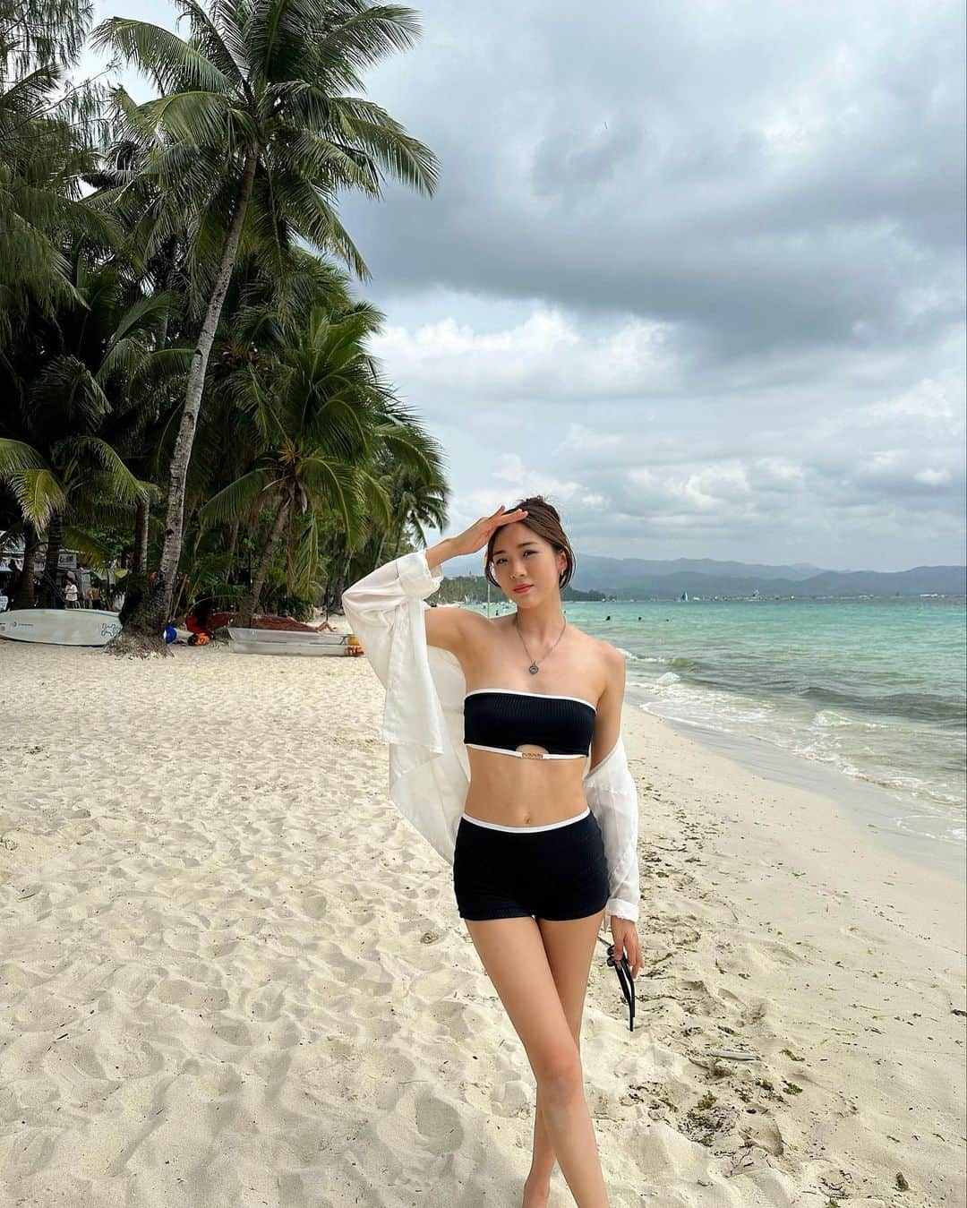 ティナ さんのインスタグラム写真 - (ティナ Instagram)「Take tons of photos & leave only footprints 🌴🥭👣」4月18日 21時47分 - soobeanie_