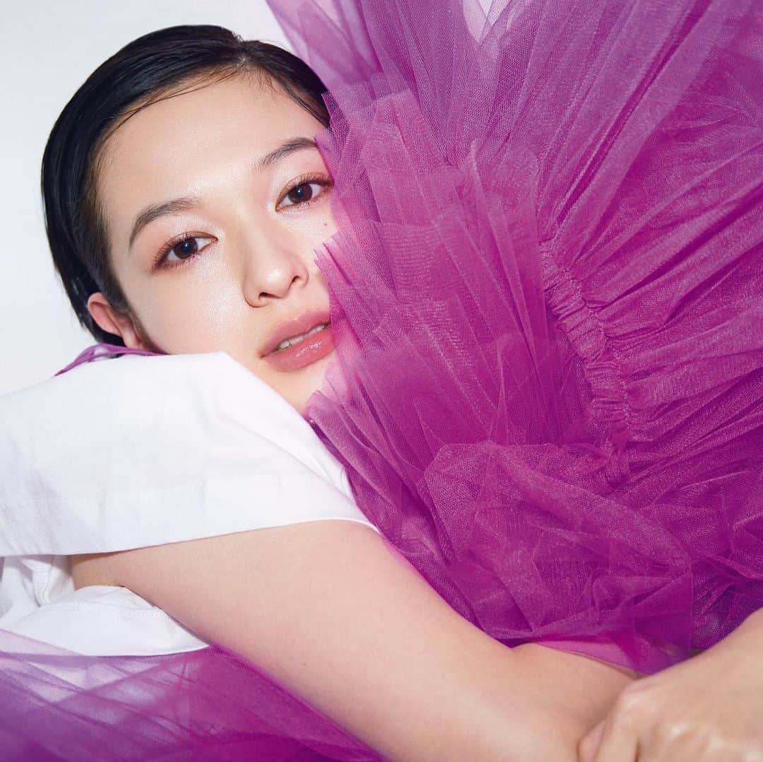 林由香里さんのインスタグラム写真 - (林由香里Instagram)「@maquia.magazine  "洒落感メイクのバランス学"  #hair #makeup」4月18日 21時47分 - yukarihayashi
