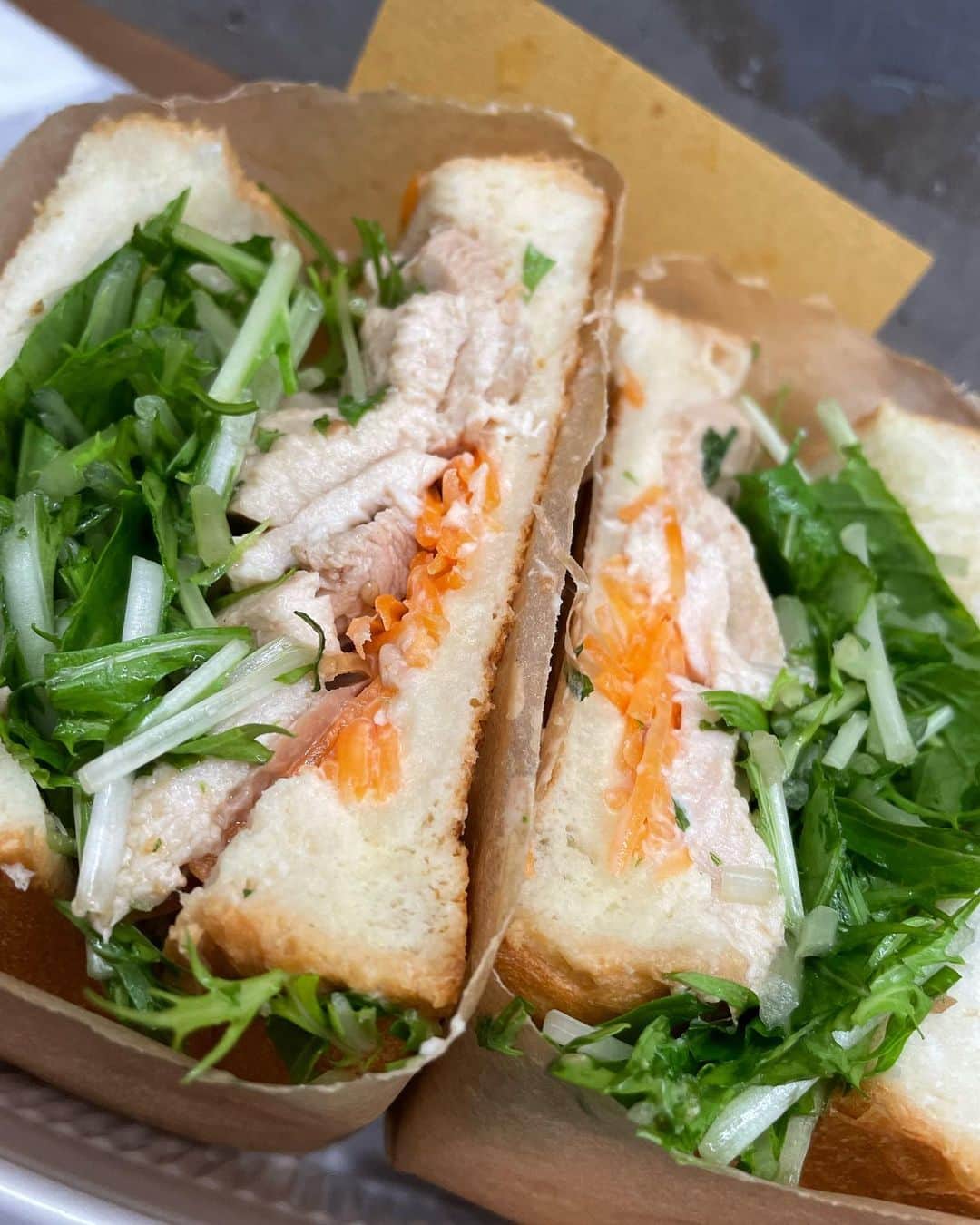 長坂 睦生のインスタグラム：「うまでした🥪」