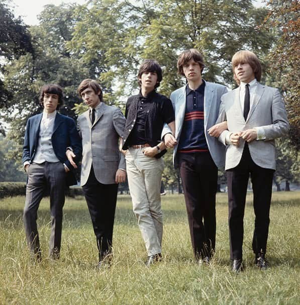 The Rolling Stonesさんのインスタグラム写真 - (The Rolling StonesInstagram)「Early Stones line up captured in London’s Regent Park by Terry O’Neill, July 1964.」4月18日 21時57分 - therollingstones