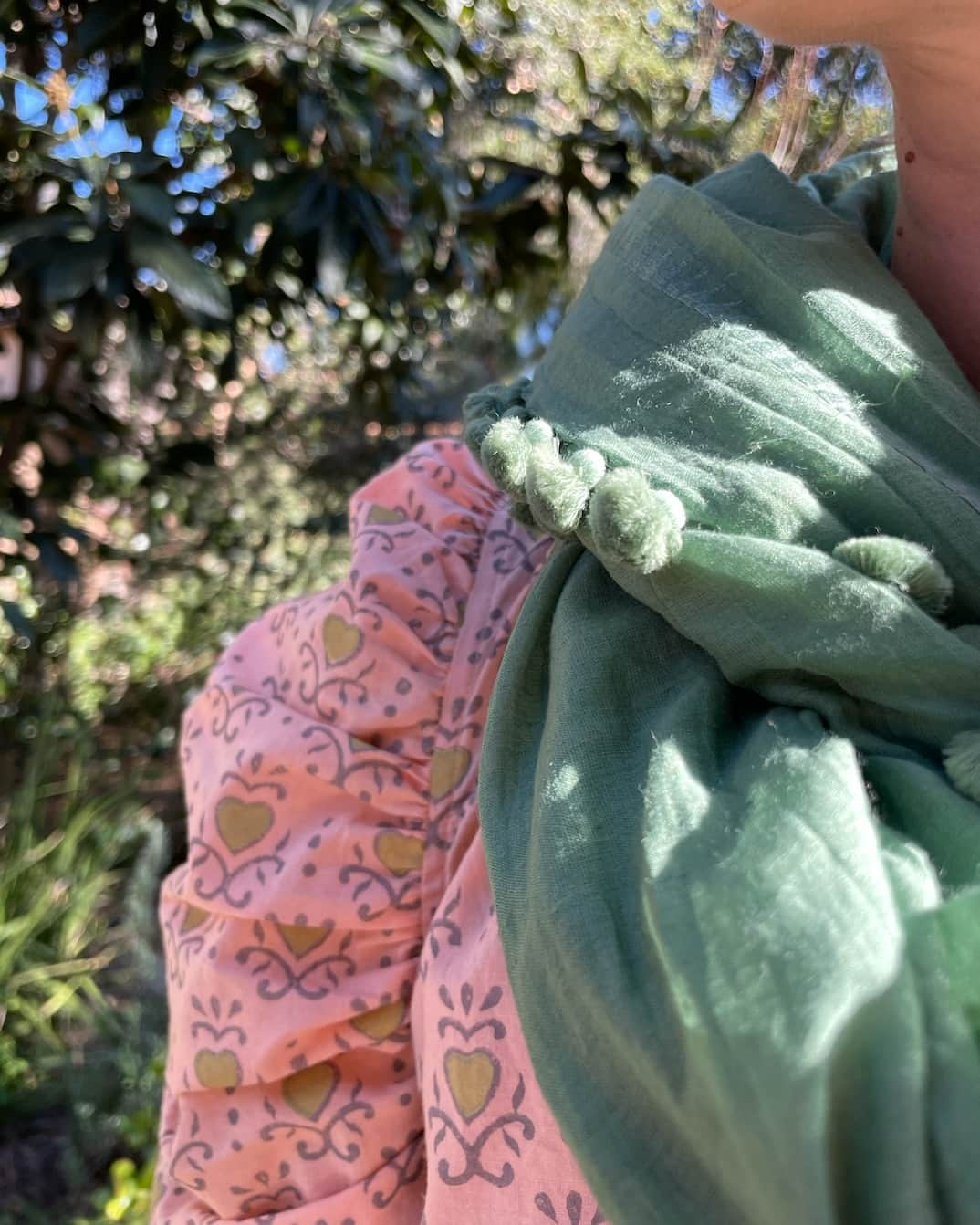 マッタのインスタグラム：「It's easy to figure out what to wear when you have pieces you love 💖⁠ ⁠ ...seen here the Dupatta in Cactus & the Vayu Tapi Dress in Rose⁠ >  link in bio for more <」