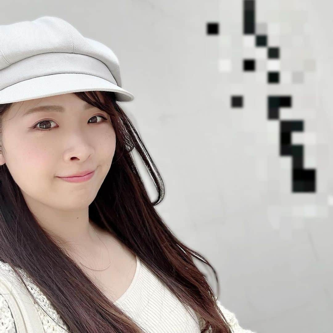岡野綾夏のインスタグラム：「帽子がマイブーム✨  今年に入って もう二つも買ってしまった☀️  最近は、外の日差しと風が心地よい〜😍 ぼうし、大活躍だわ😗  #ぼうし #帽子 #キャスケット #CA4LA」