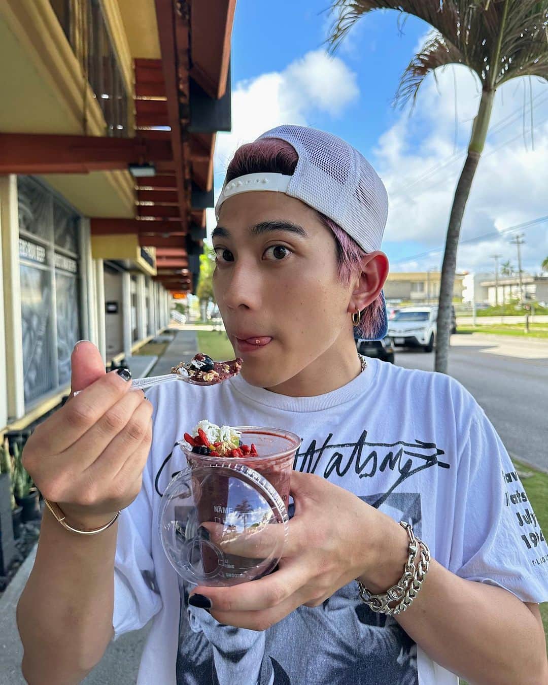 井上大和さんのインスタグラム写真 - (井上大和Instagram)「LOVE GUAM 🇬🇺🌴🏃☀️🌊  🏨🌴🌊 #crowneplazaresortguam #theterrace #lobbybar #infinitybar  🍹🌇 #rihgaroyallagunaguamresort  # bluebar #bluedrink #acliffbaroasis  🌊🌴 #inalahan   🎧🔊 #clubzoh   #Visitguamjp   ✈️🌍 @premierhotelgroup  #プレミアホテルグループ #チェジュ航空」4月18日 22時15分 - yamatoinoue__0612