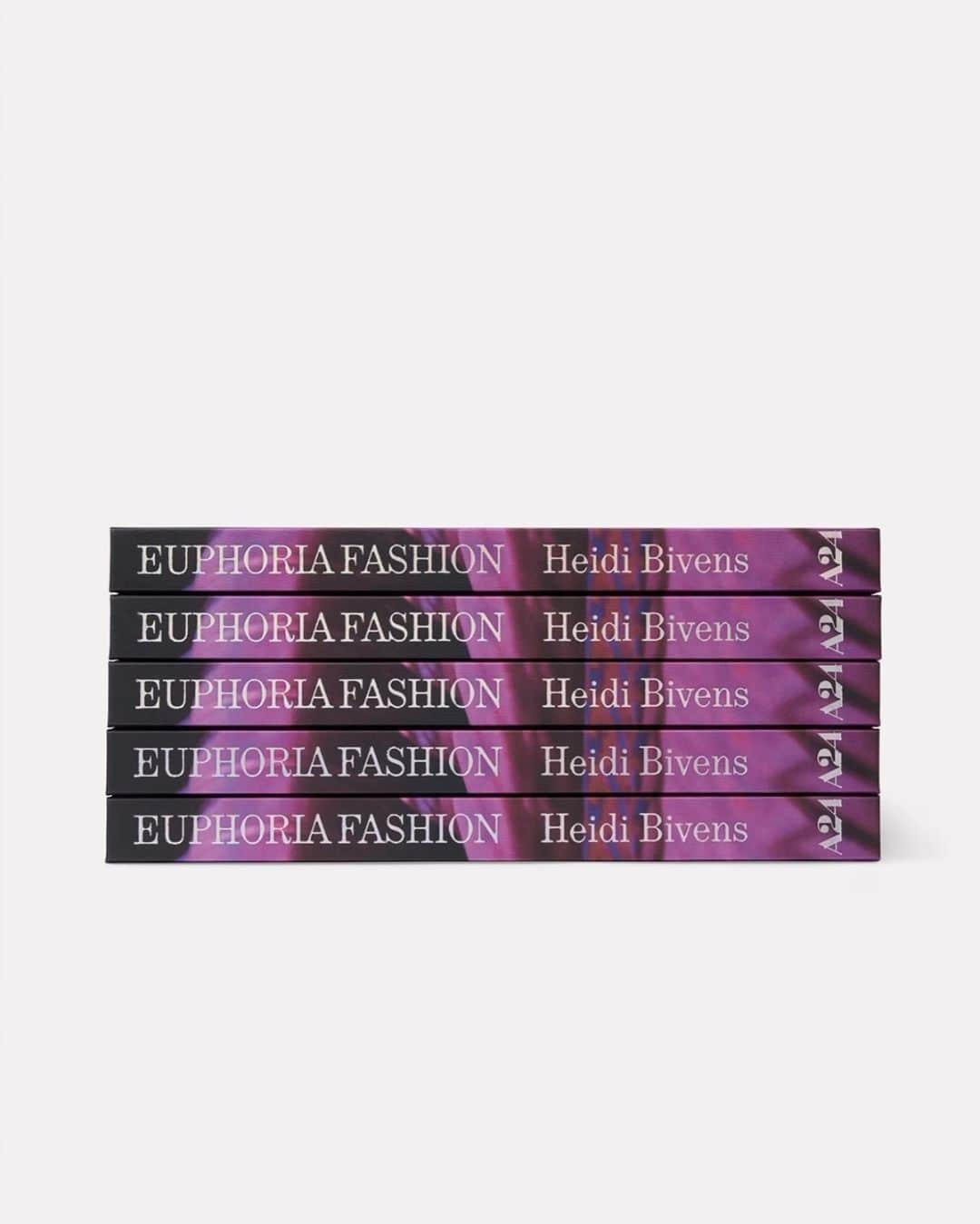 Blonde Saladさんのインスタグラム写真 - (Blonde SaladInstagram)「All Euphoria’s fashion fans and lovers this is a book you don’t want to miss! The hit serie’s costume designer @heidibivens just released “Euphoria Fashion” published by A24. Bivens personal encyclopedia of fabricated fantasy featuring 272 Pages of images and intimate conversations with cast members. 💟🩵✨  #Euphoria #EuphoriaFashion #HeidiBivens #Zendaya #SydneySweeney #TheBlondeSalad」4月18日 22時21分 - theblondesalad