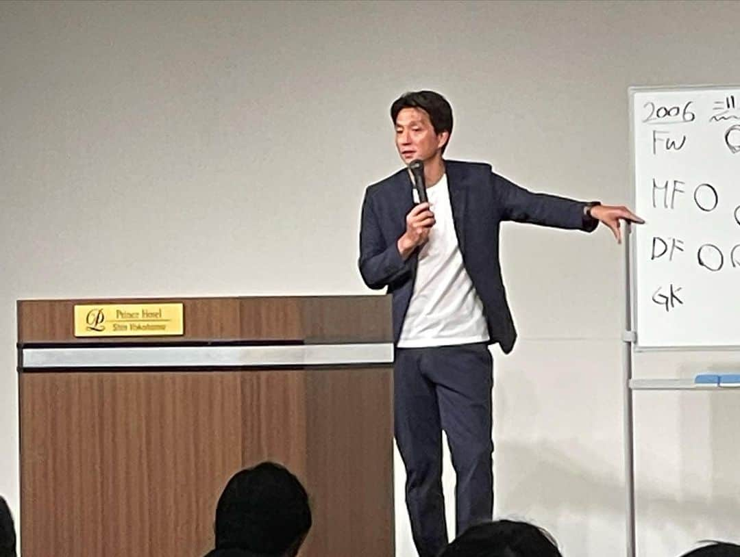 福西崇史さんのインスタグラム写真 - (福西崇史Instagram)「. ホンダカーズ川崎様の講演会へ🎤 . 皆さん、サッカーに興味があって、 いい雰囲気を作っていただきました😊 . ありがとうございました⚽️ . #福西崇史 #ホンダカーズ川崎 #講演会 #脇汗やばい #スポーツの力 #soccer」4月18日 22時37分 - takashi_fukunishi