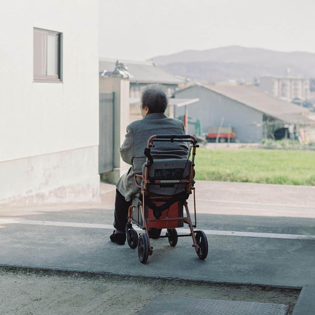 濱田英明さんのインスタグラム写真 - (濱田英明Instagram)「Grandmother, 2014-2023 #pentax67  *She's 100 years old and still alive.」4月18日 22時31分 - hamadahideaki