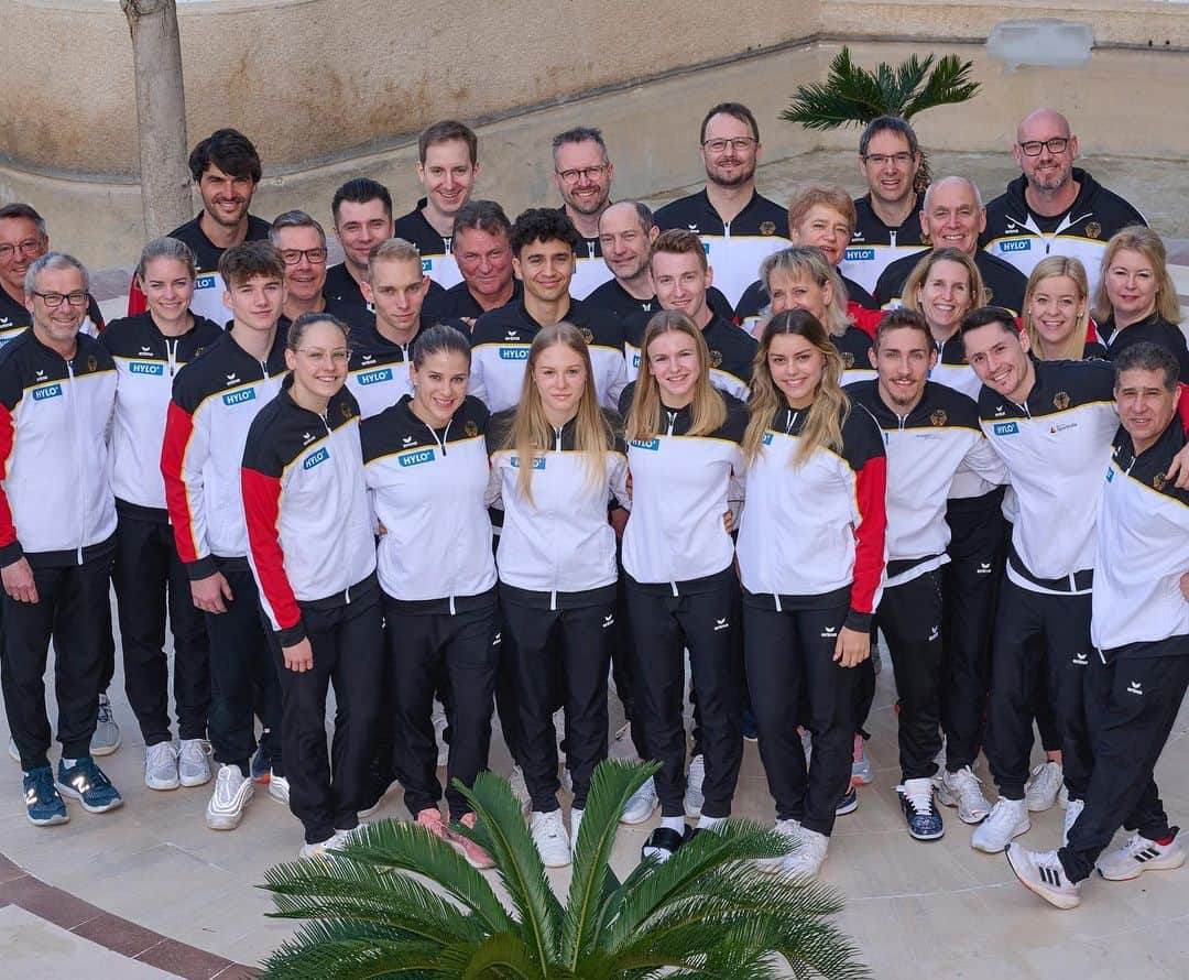 エリザベト・ザイツさんのインスタグラム写真 - (エリザベト・ザイツInstagram)「TEAM 🇩🇪  European Championships Antalya 2023 😎   #team #oneteamonedream #us #teamgermany #teamworkmakesthedreamwork #eliseitz #gymnastics #nationalteam」4月18日 22時42分 - seitzeli