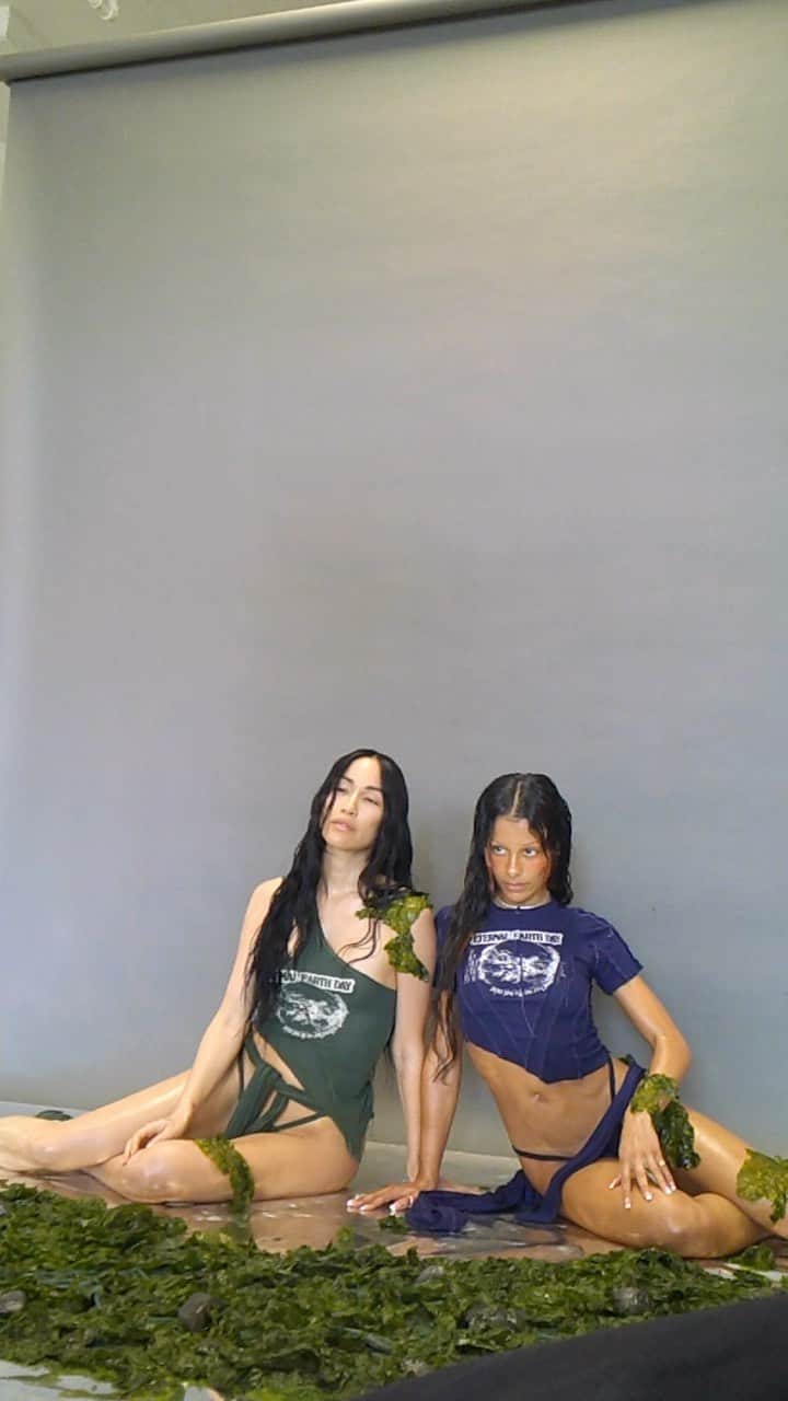 Sami Miroのインスタグラム：「NOW LIVE 🍃 Our conscious collaboration “ETERNAL EARTHDAY” represents how humans show love to one another and to Mother Earth.  With Future Earth’s climate-forward education & Sami Miro Vintage’s eco-conscious  practices, we are proud to bring to life our third Eternal Earthday collaboration.  Designs made from reworked vintage & small batch cut and sew, in our signature organic hemp french terry and tencel.  Produced and finished in Los Angeles by our family owned and operated production partner.  The tones of the fabrics pay homage to Mother Earth and its colors that embody the natural hues of our planet: Kombu & Space.  This collaboration represents our everyday commitment to a more responsible and conscious approach to fashion.   At Sami Miro Vintage & Future Earth, we celebrate Earth Day 365 days a year.  Creative Direction, Design & Styling @samimiro Glam @ariannachayleneblean Graphics by @sydneyraehass」