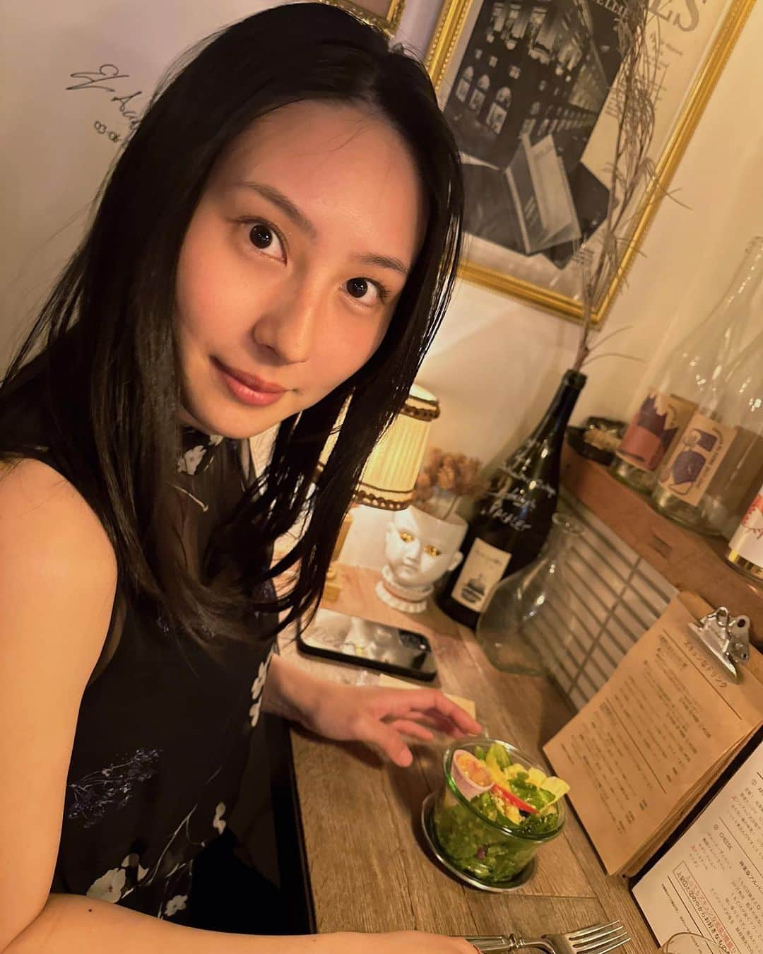 里彩さんのインスタグラム写真 - (里彩Instagram)「下北沢ってオシャレなお店多いよね🥺もっと開拓したいな〜 ここのお店はとっても可愛い名前+お料理全部美味しかったから忘れない💘  #下北沢 #下北沢グルメ #胃袋にズキュン #ワイン好きな人と繋がりたい」4月18日 22時47分 - risa_gram611