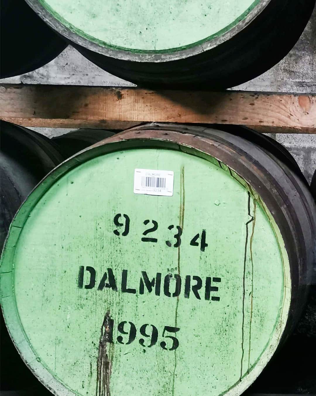 The Dalmoreのインスタグラム：「The Dalmore's Master Whisky Maker Gregg Glass carefully selects each of our casks, seeking to enrich the signature characteristics of our spirit. The meticulous attention paid to enhancing particular flavour notes is key in the making of our renowned Single Malt Whisky.  #TheDalmore #SingleMaltWhisky ​」