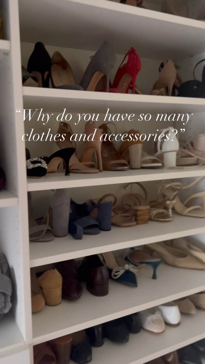 Anna Jane Wisniewskiのインスタグラム：「It’s my thing, just let me be. #iloveclothes #closetorganization #justjokes」