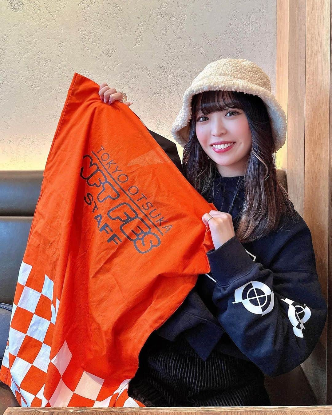 白井佑奈のインスタグラム：「🍻  【お知らせ】  TOKYO OTSUKA NFT FESの司会&イベントPR大使になりました😆✨    大塚ビール祭りも同時開催みたいなので楽しみです💗🍻      ⬇️詳細⬇️ 場所:大塚駅 日時:4/22~4/23 12:00~21:00  参加費:無料(トークイベントは有料)      トークイベントで2日間とも司会として立つよ…🥹💗    株式会社ドリコムさんや株式会社スクエアエニックスさん、インフルエンサーのBUSONさんなどなど…豪華メンバーが集まってます🫶      イベントチケット購入者特典として  ① 会員制シミュレーションゴルフの1回お試し券  ② 大人気おにぎり屋「ぼんご」のVIP席利用券  などなどなど…🤤❤️      皆さんお待ちしてます🫶✨      ＊＊＊＊＊＊＊＊＊＊  お仕事依頼はDMで💌💭 ＊＊＊＊＊＊＊＊＊＊   プロフィールリンクはこちら👉 @yuna_smile0130      #大塚駅#大塚グルメ#大塚ビール祭り#ビール祭り#ビール#ぼんご#ぼんごのおにぎり#おにぎり専門店#会員制ゴルフ#大塚ゴルフ#NFT#nftfes#TOKYOOTSUKANFTFES#beer#beerfes#nfts」