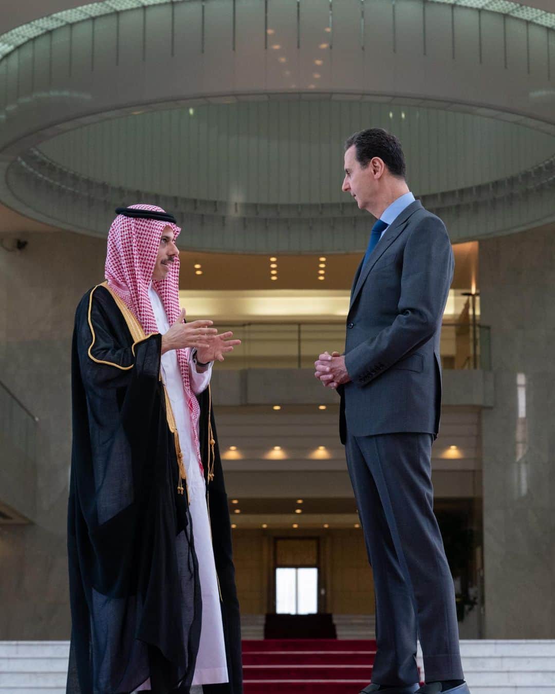 のインスタグラム：「الرئيس الأسد مستقبلاً الأمير فيصل بن فرحان بن عبد الله وزير الخارجية السعودي」