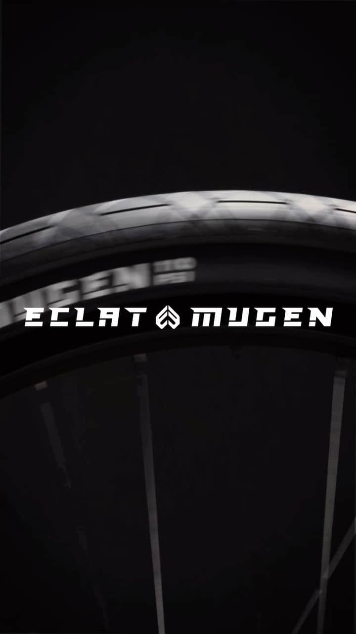 田丸なおとのインスタグラム：「Out now on @kingdom.str 👑   Our first Flatland specific tire, the #MUGEN is landing now at bike shops worldwide. We took extra care with the tire shape and compound to ensure that the #MUGEN Tires roll fast on all surfaces and grips like hell. 120psi rated and available in 1.95” and 1.75” 💨  #mugentire #eclatmugen #eclatbmx #bmx #flatlandbmx #bmxflatland #flatland」