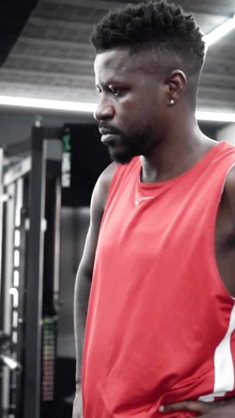 ラミレス・サントス・ド・ナシメントのインスタグラム：「Alta Perfomance é sobre os objetivos e decisões que são tomadas para atingir um nível elevado de RESULTADOS.   O que você está assistindo é sobre empenho, dedicação, repetição e foco!  Foco em saúde & bem estar que é o nosso porque de todos os dias.  Chegou a sua vez de se preparar com os melhores, da melhor maneira, no melhor lugar.  Movimente-se e faça parte desse movimento você também.  2RL o seu objetivo faz parte deste lugar. 🏆  Foto e Vídeo: @adllasdesigner  Espaço: @studio2rl  Equipe: @marllinsilva @ramonsilvaprofessor @prof_joseteles  Direção: @luanleite.88 @rami7oficial @prof.rodrigopeixoto.rpx Parceiros: @avanutriequipamentos」