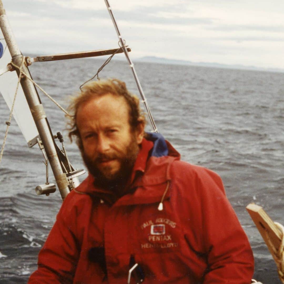 ヘンリロイドのインスタグラム：「1982 - Paul Rodgers rounds Cape Horn  “To Henri, Off Cape Horn 06.35hrs. Dry and warm thanks to Henri-Lloyd. Your flag flying. Cheers Paul Rodgers.”  #sailing #ocean #henrilloyd #offshore」