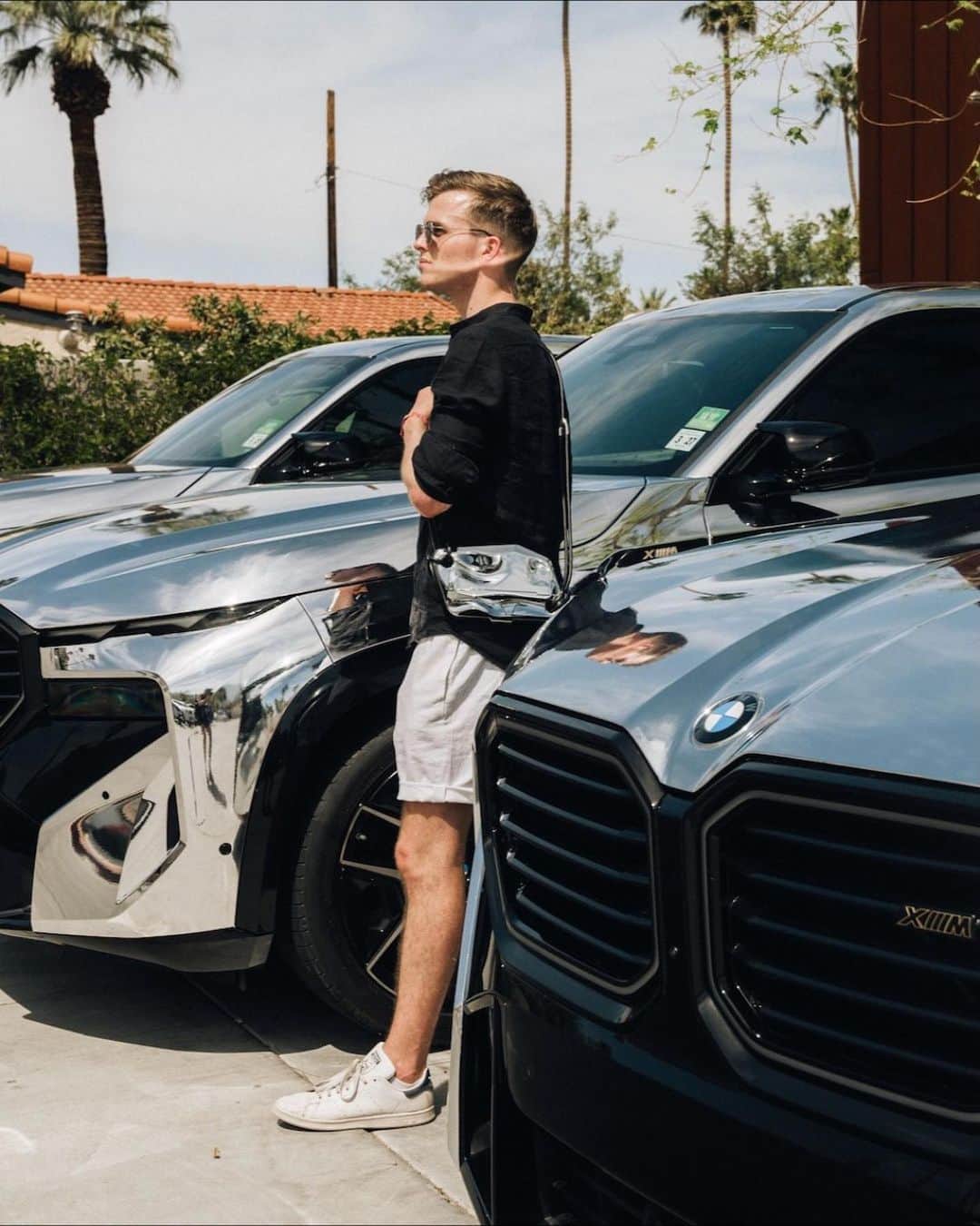 BMWのインスタグラム：「Shining in the desert, reflecting your style 🙌 Thank you to our friends @publishedby for these stunning custom bags, inspired by the BMW XM.   #BMW #BMWXM #DARETOBEYOU __ BMW XM : Combined fuel consumption, weighted: 1.6–1.4 l/100 km. Combined power consumption, weighted: 35.8–32.9 kWh/100 km. Combined CO2 emissions, weighted: 36–32 g/km. All data according to WLTP. Further info: www.bmw.com/disclaimer」
