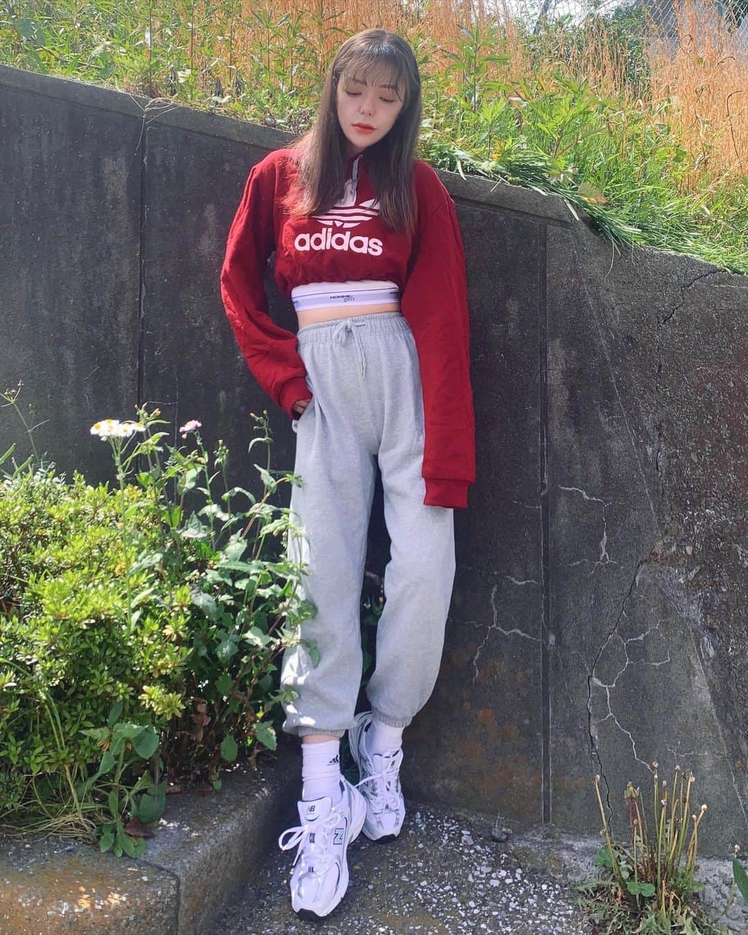 maya kibbel キベルまやのインスタグラム：「暖かくなって、普段より、もう少しお化粧して外出したくなる季節ですね🍒アイライナーとマスカラだけで、なんと目元がこんなに素敵になる商品があります! @dupbeauty のBest Cosme Award 受賞アイテムのパーフェクトエクステンションマスカラforカールとシルキーリキッドアイライナーを使ってみました。🤍 マスカラは根本から立ち上げる、リフトアップカールブラシで、空気を含んだように軽い「ふんわり」カールマスカラ！アイライナーは、毛先までずっと滑らかな、密着リキッドアイライナーです。両方ともウオータープルーフで、この２点で、バッチリ！是非、試してみて🌼🧃  #dupbeauty #マスカラ #チェリーブラウン #アイライナー #ブラウンブラック」