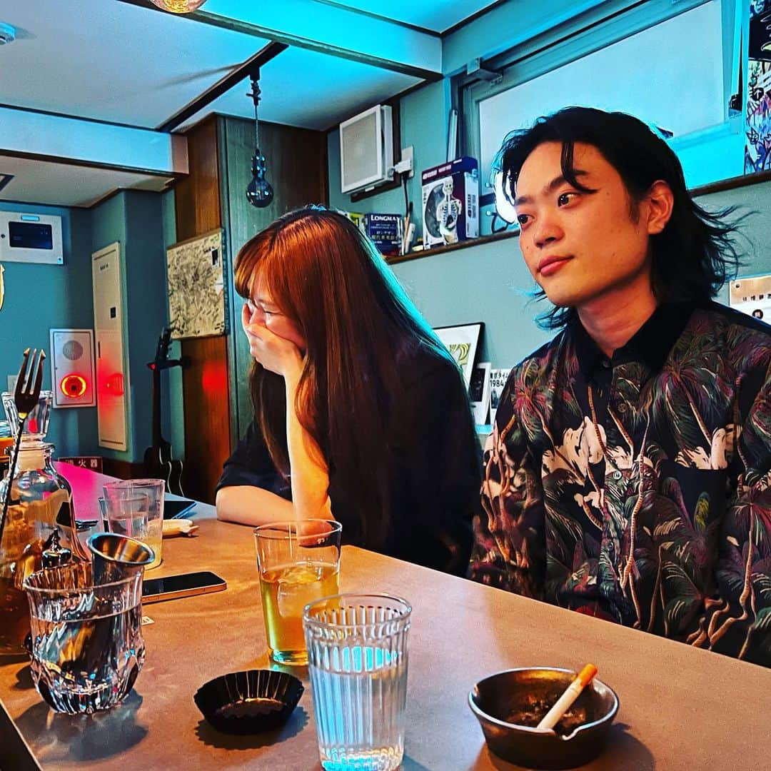 Bar Flatのインスタグラム：「東京カレンダー風に付き合ってくれてありがとう。 #hidehouse #BARFLAT #bar #バー #tokyotrip #tokyo  #東京 #shinjuku  #新宿 #yoyogi #代々木 #kitasando #北参道 #minamishinjuku #南新宿 #ステッカー #gin #ジン #東京カレンダー #菅田将暉　風」