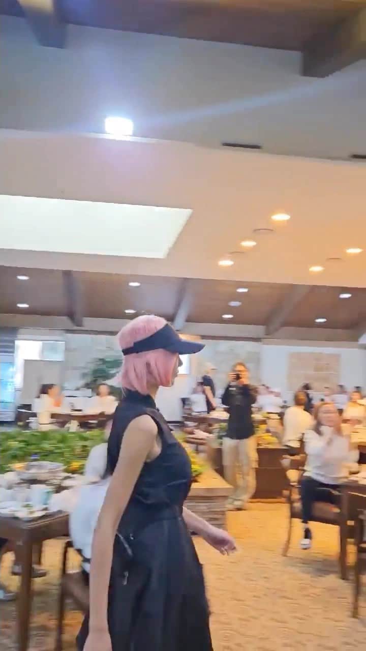 イ・ナリのインスタグラム：「즐거웠던 🎶🎶🎶🎶🎶  이번시즌 엠픽옷 너므이쁘다🥰 예쁜 골프옷입고 란딩가면 기분 좋지잉~~ 좋은사람들 리멤버😘😘 . .  . #엠픽골프웨어 #mpick #골프웨어」