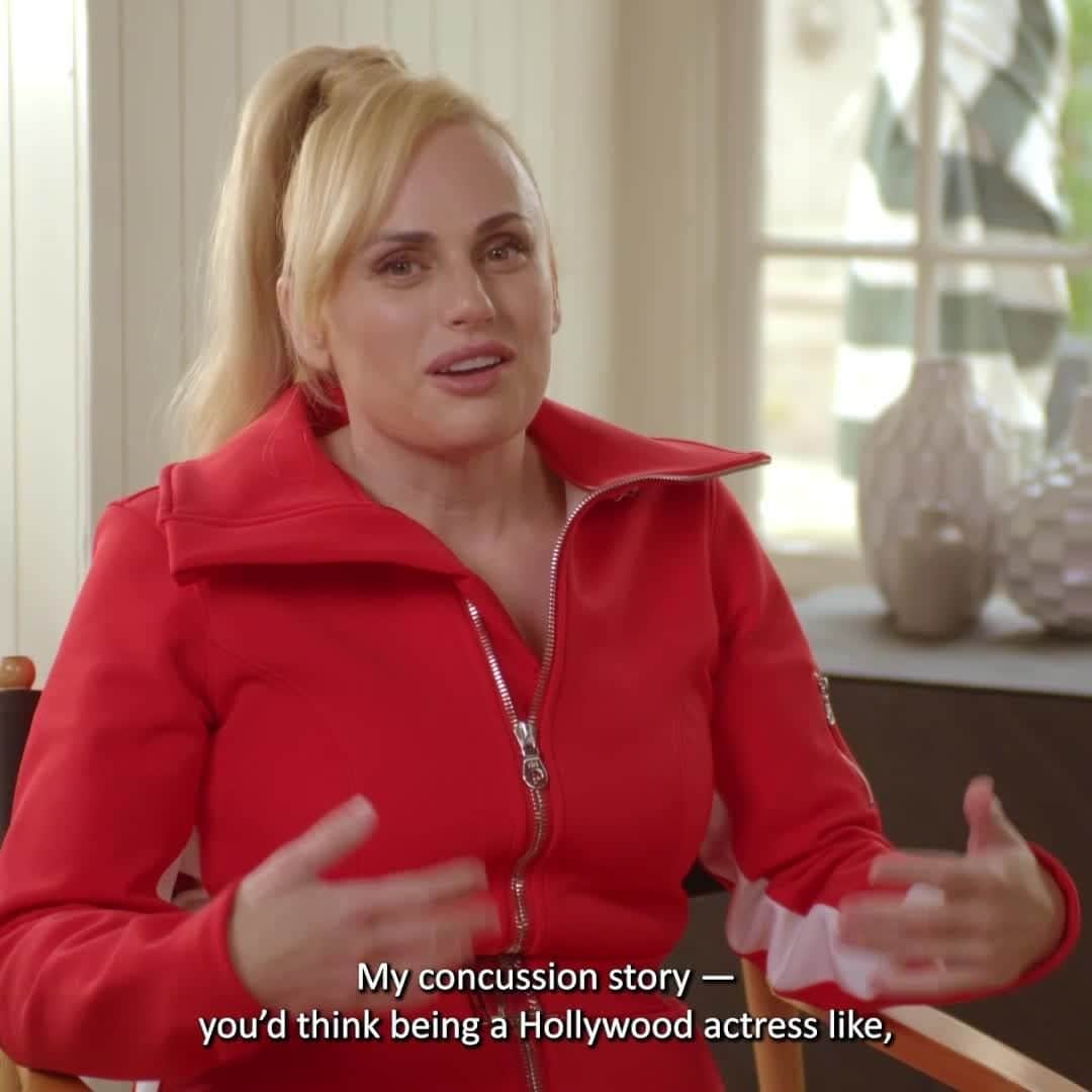 のインスタグラム：「That is how it happened?! @rebelwilson shares her story behind her concussion with our very own Dr. Beth McQuiston.  To learn more: check out our link in our bio.」