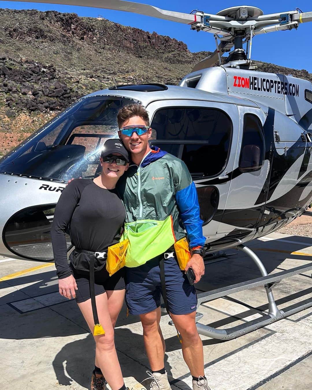 のインスタグラム：「Weekend photo dump! Golfing at @sandhollowresort, helicopter ride in Zion, and of course training at @fitnessculturegym」