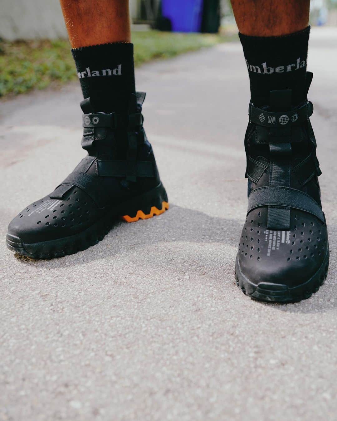 ティンバーランドさんのインスタグラム写真 - (ティンバーランドInstagram)「Boot 🤝 Sandals  The new Timberland® Boot Sandals are here to freshen up your Spring rotation for festival season.  The women’s Adley Way Boot Sandals and men’s Greenstride™ TBL® Edge Boot Sandals merge the protection of a boot with the comfort of a sandal.  Available now worldwide. Tap to shop.  #Timbs #Timberland50 #BootSandal #BuiltForTheBold」4月19日 0時57分 - timberland