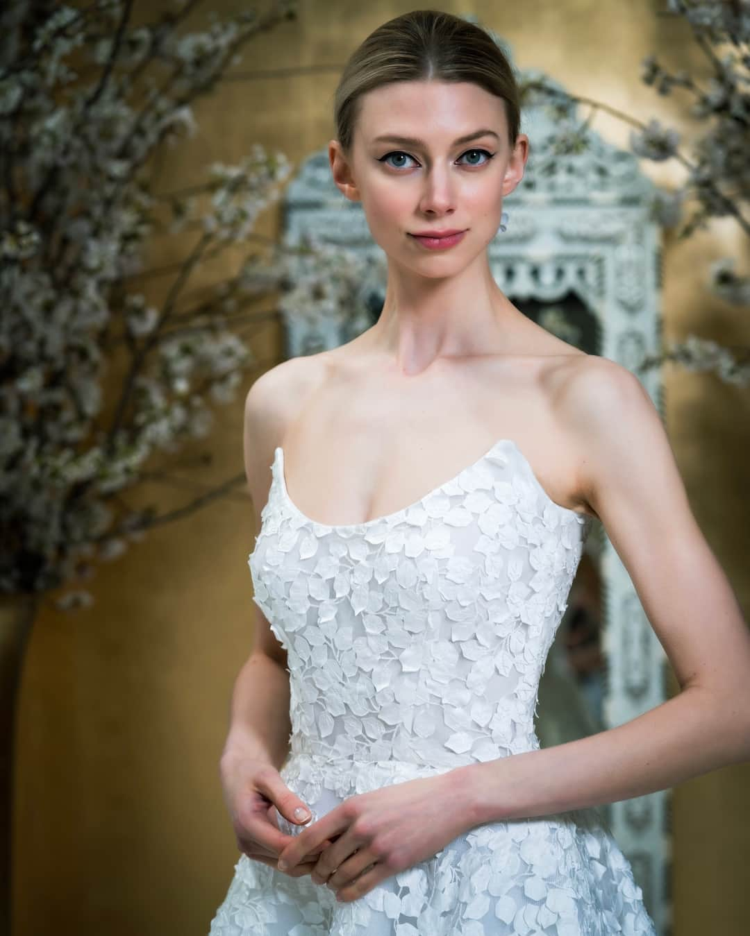 リームアクラのインスタグラム：「Bridal Fashion Week - what a Week! ​​​​​​​​​ #reemacra #reemacrawedding   #couture #designerdresses #designer #wedding #weddingdress #weddinggown #bride #bridalgown #bridaldress #weddingday #weddingphotography #weddingdesigner #weddingdesign #weddingstyle #celebritywedding #weddingplanning #weddinginspiration」