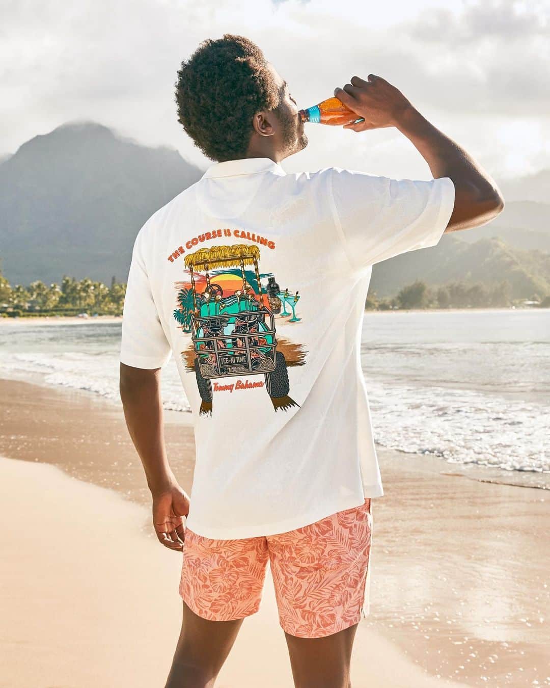 のインスタグラム：「One round of golf, one round of martinis! Celebrate the 19th hole with an exclusive, embroidered panelback that's all in favor of smooth greens and good times.」