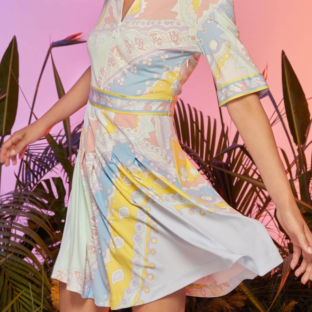 のインスタグラム：「Robe d’inspiration tennis, à porter au quotidien, pour accompagner chaque instant de la saison à venir. ** Tennis-inspired dress, to be worn daily, to accompany every moment of the coming season.  #LEONARD #LEONARDPARIS #LeonardSS23 #SS23 #SpringSummer23 #LeonardFashionShow」