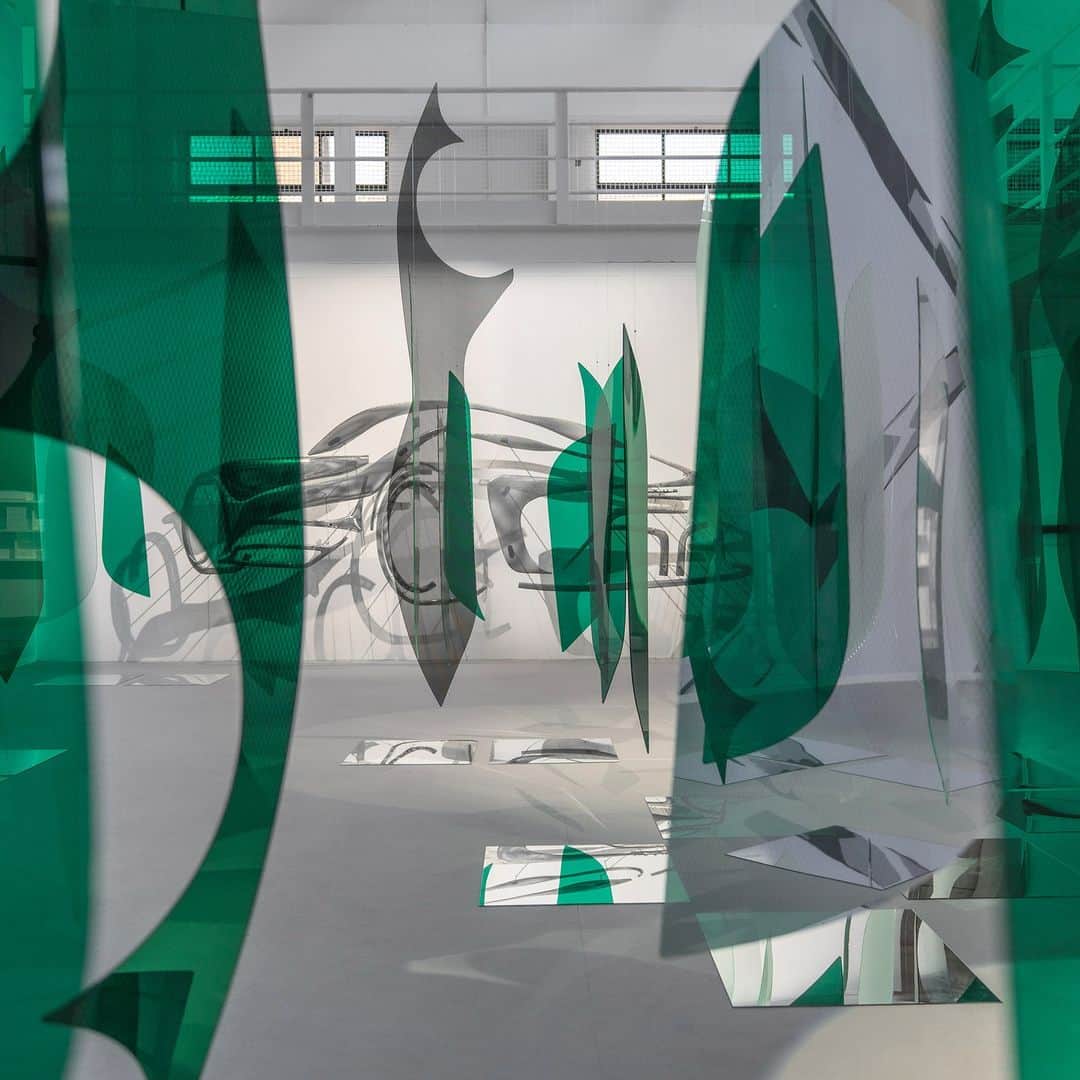Lexus USAのインスタグラム：「‘Shaped by Air’, reimagined.  A #LexusElectrifiedSport installation created by architect @reddymadedesign and captured by @thismintymoment   #LexusElectrified #LexusElectrifiedSport #ExperienceAmazing #MilanDesignWeek」