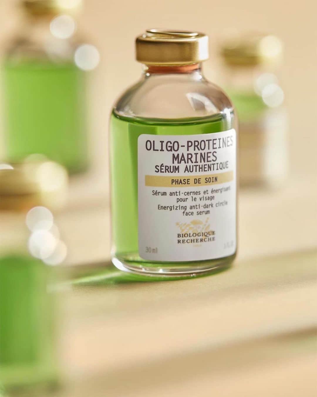 Biologique Recherche USAさんのインスタグラム写真 - (Biologique Recherche USAInstagram)「Incorporating antioxidants into your regimen this spring will help prevent sun damage, brighten your complexion, and unify your skin tone.    Serum Oligo-Protéines Marines✨ is specifically designed to reduce the appearance of dark circles around the eye contour.   It contains energizing and revitalizing platforms to leave the eyes looking rested and luminous.   #BiologiqueRecherche #FollowYourSkinInstant #BuildingBetterSkin #radiantskin #wellnesswithBR #quintessentialserum #OligoProteinesMarines」4月19日 1時23分 - biologique_recherche_usa