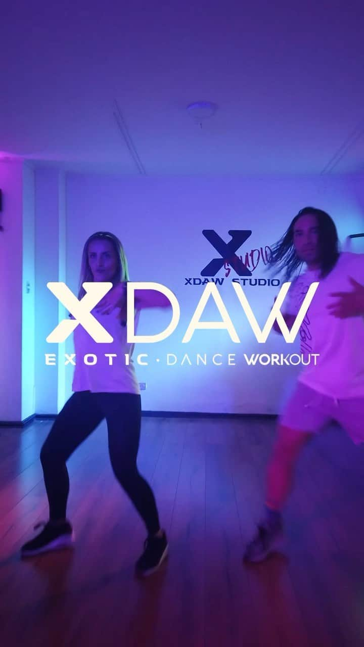 クラウディオ・リースのインスタグラム：「Bailando junto a la Rubia !!!!   #Bumpit @xdawprogram #bailemosxdaw」