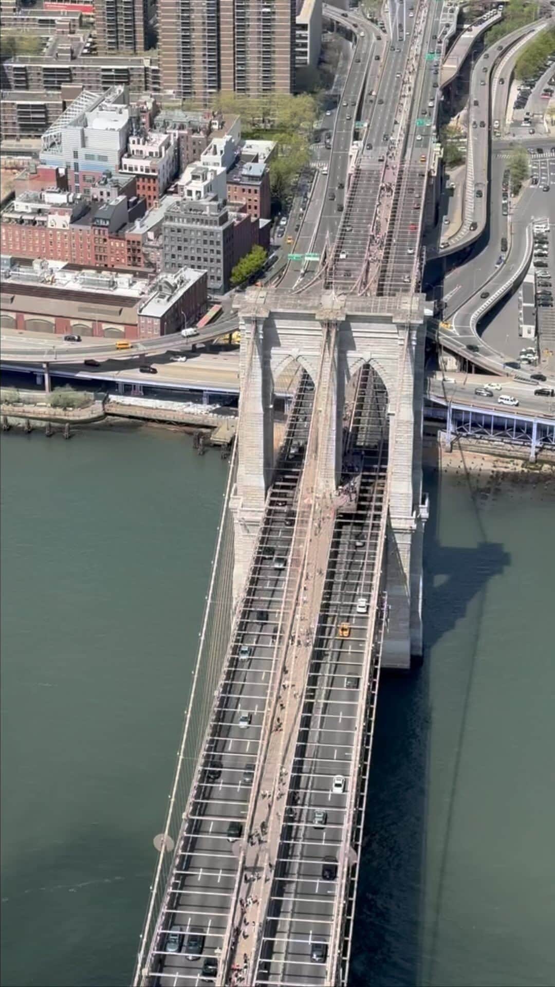 nyonairのインスタグラム：「Catching flights! ✨🤩🚁   #reels #reelsinstagram #nyc  #newyorkcity」