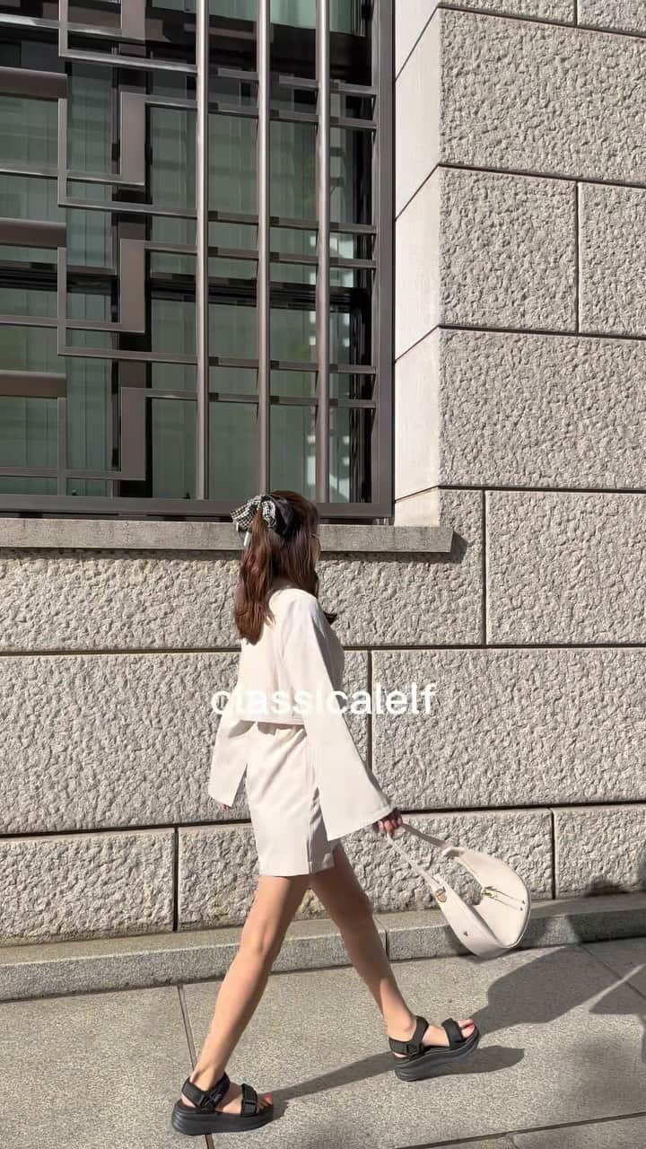 のインスタグラム：「@classicalelf_official . 厚底ベルクロスポーツサンダル🌻🤍 . . 軽くて歩きやすいくて疲れにくい💞 1日履いても全然疲れなかったよ♡ 5cmの厚底でスタイルアップ🫶 (160 ブラック 24.5cm) . . #クラシカルエルフ #classicalelf #エルフコーデ #タイアップ #java #ジャバ #uniqlo #gu #zara #ユニクロ #ジーユー #ザラ #zozo #zozotown #zozo購入品 #zozotown購入品 #スポサン #スポーツサンダル #厚底サンダル #プチプラコーデ #着回しコーデ」