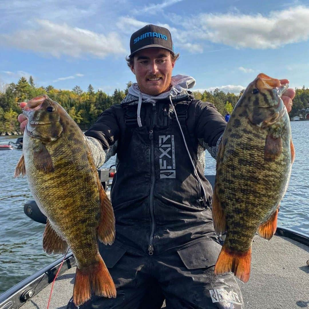 シマノ｜Fishingさんのインスタグラム写真 - (シマノ｜FishingInstagram)「Double trouble off the drop.  #FishShimano #SmallmouthBass #ShimanoSustain #SustainFJ #BassFishing   📸: @moteidemersfishing」4月19日 11時02分 - fish_shimano_north_america