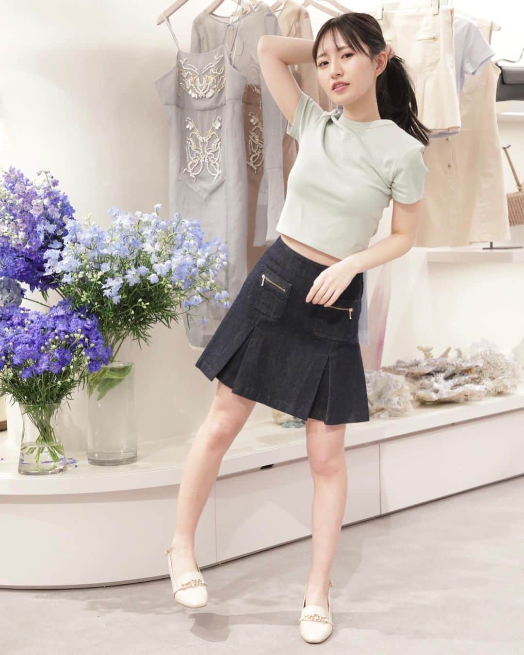 伊藤彩華さんのインスタグラム写真 - (伊藤彩華Instagram)「やっぱり、ミニ履きたいよね🫧 今日から発売っぽい🤍  #kiko_with_jillstuart #with_jillstuart #kikomizuhara #水原希子 #JILLbyJILLSTUART #ジルバイジルスチュアート #スターダスト #伊藤彩華」4月19日 11時12分 - ayaka_ito_official