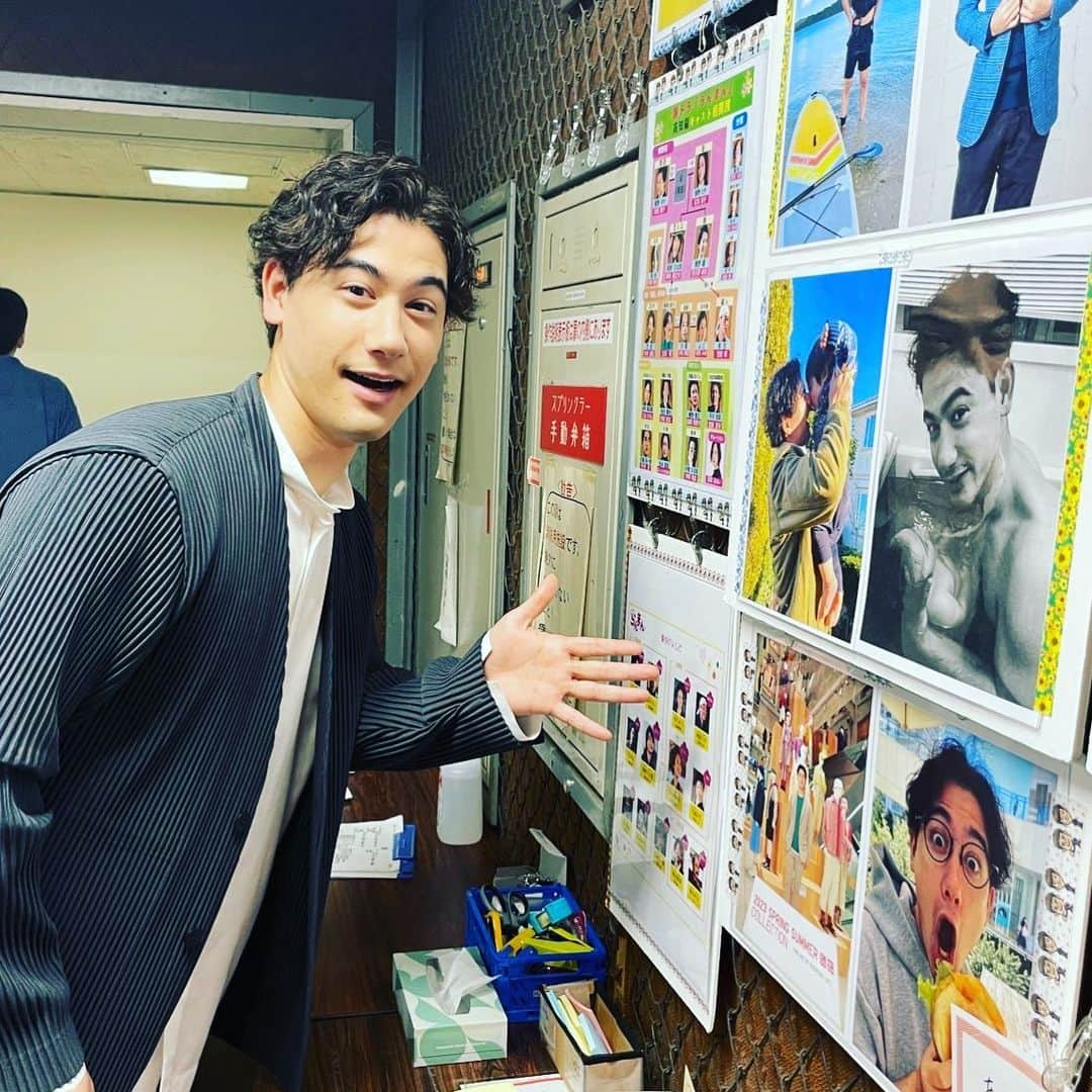 国山ハセンさんのインスタグラム写真 - (国山ハセンInstagram)「なんと愛のある事でしょう。 スタジオの入り口に写真まで貼って頂き、 とても素敵な時間でした。 有難うございました！  #あさイチ  #国山ハセン」4月19日 11時27分 - hasen_kuniyama