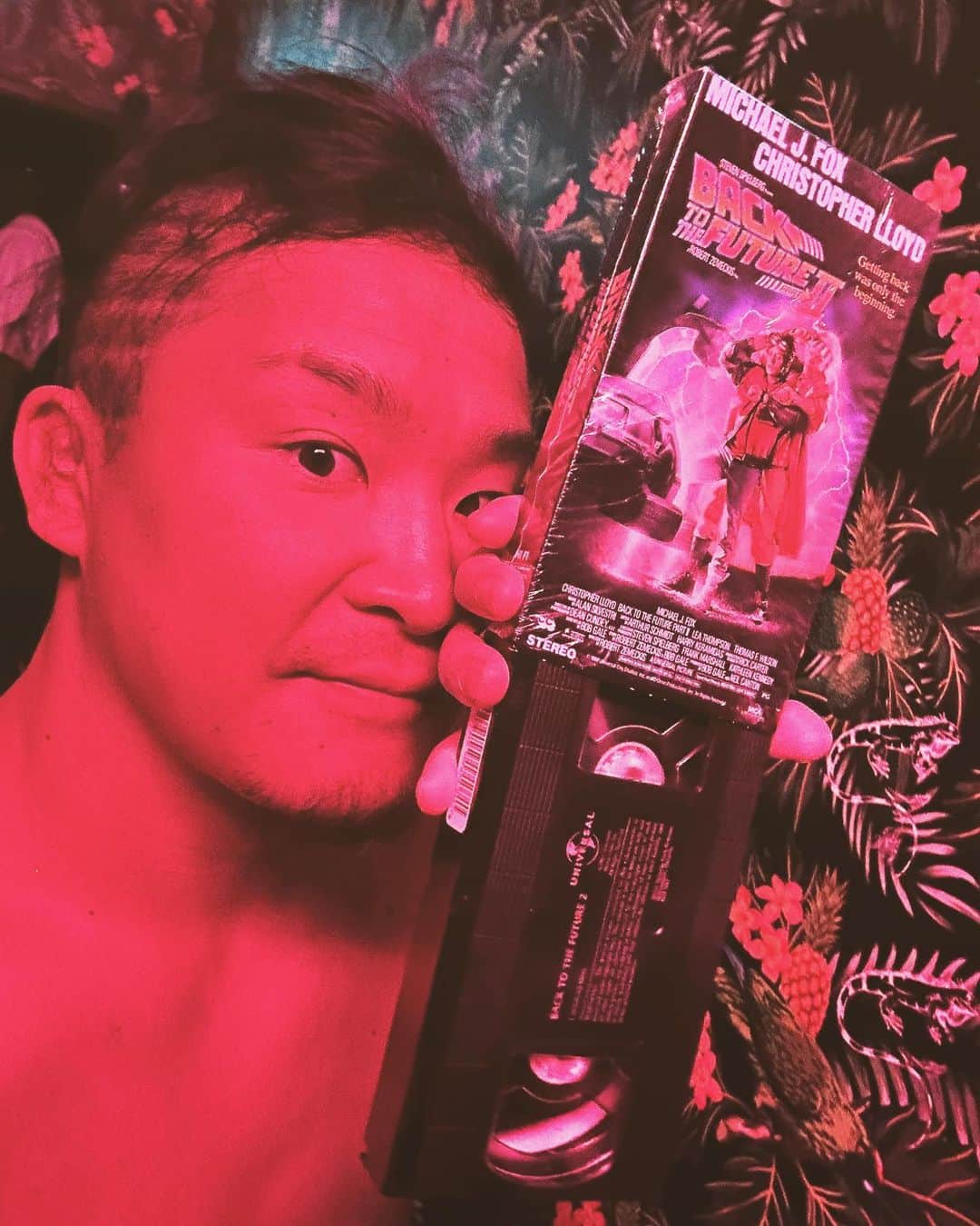 KUSHIDAのインスタグラム：「BTTF2 ver.VHS 📼 頂きました。シブい！」