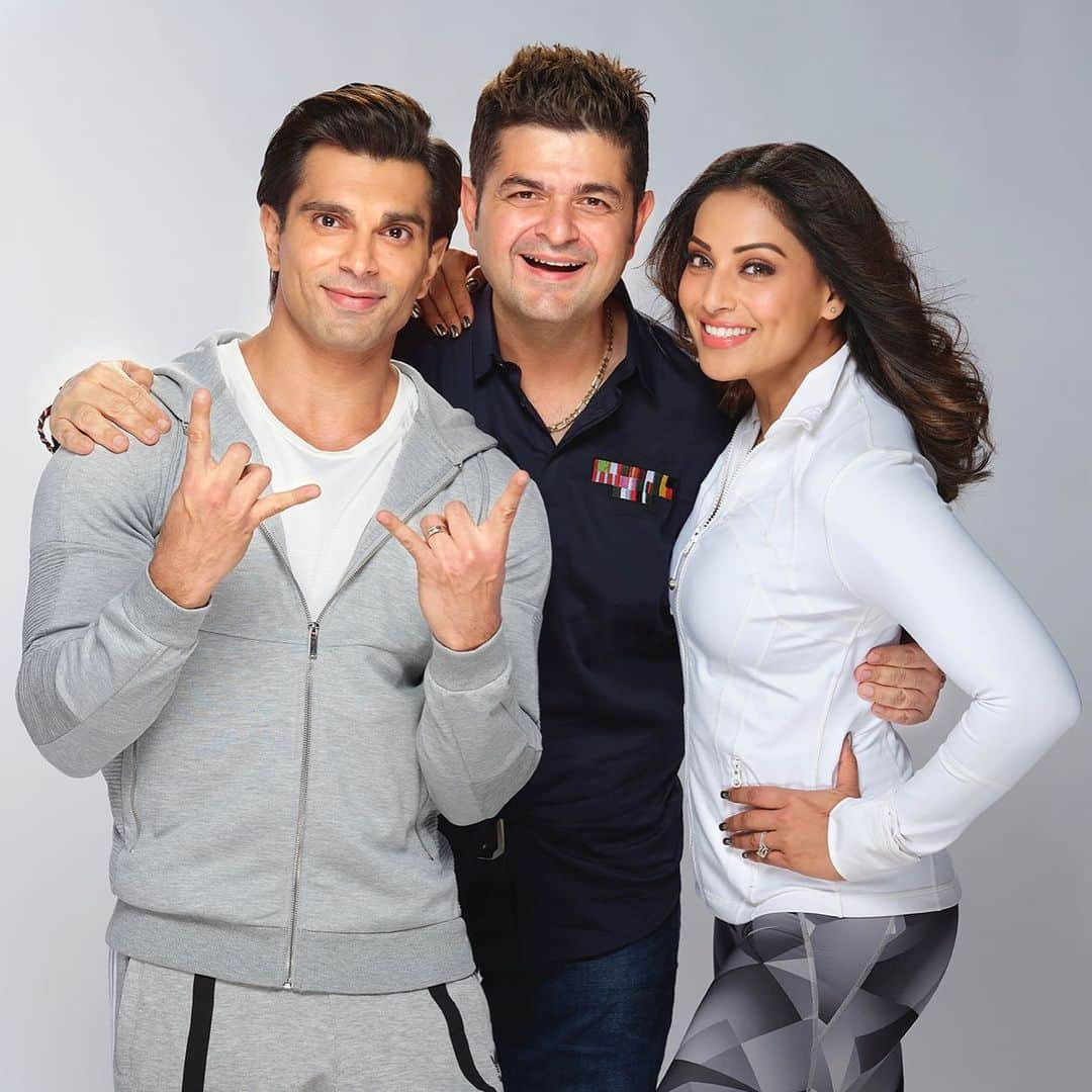 ビパシャ・バスーのインスタグラム：「#btswithdabboo With The Charismatic  Duo Bips & Karan ❤️❤️ @bipashabasu @iamksgofficial 🤗 @dabbooratnani   📸 @manishadratnani   @dabbooratnanistudio #dabbooratnani  #dabbooratnaniphotography #dabbooratnanicalendar #bipasabasu #karansinghgrover」