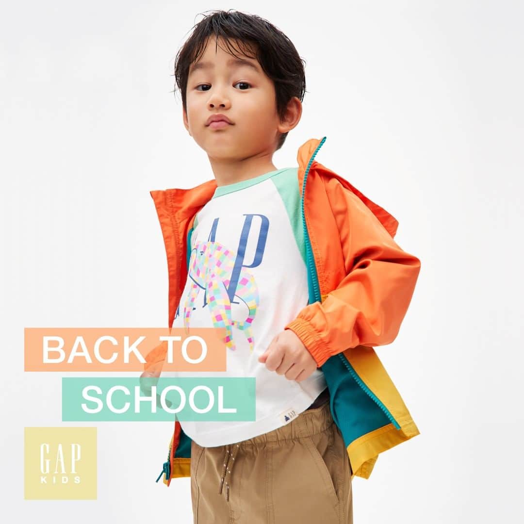 GapKids_jpのインスタグラム：「元気いっぱいオレンジのウィンドバスターに大胆なグラフィックTを合わせてアクティブな装いに。速乾性、吸湿発散性を兼ね備えたストレッチ素材のハイブリットショートパンツとも相性バツグン！  Omi / ブラナンクラブ・モデルコンテスト 2022受賞  ＜着用アイテム＞ 58199700/Toddler Boy ウィンドバスター 59529900/Toddler Boy グラフィックTシャツ 59220703/Toddler Boy ショートパンツ  #backtoschool #gapkids」