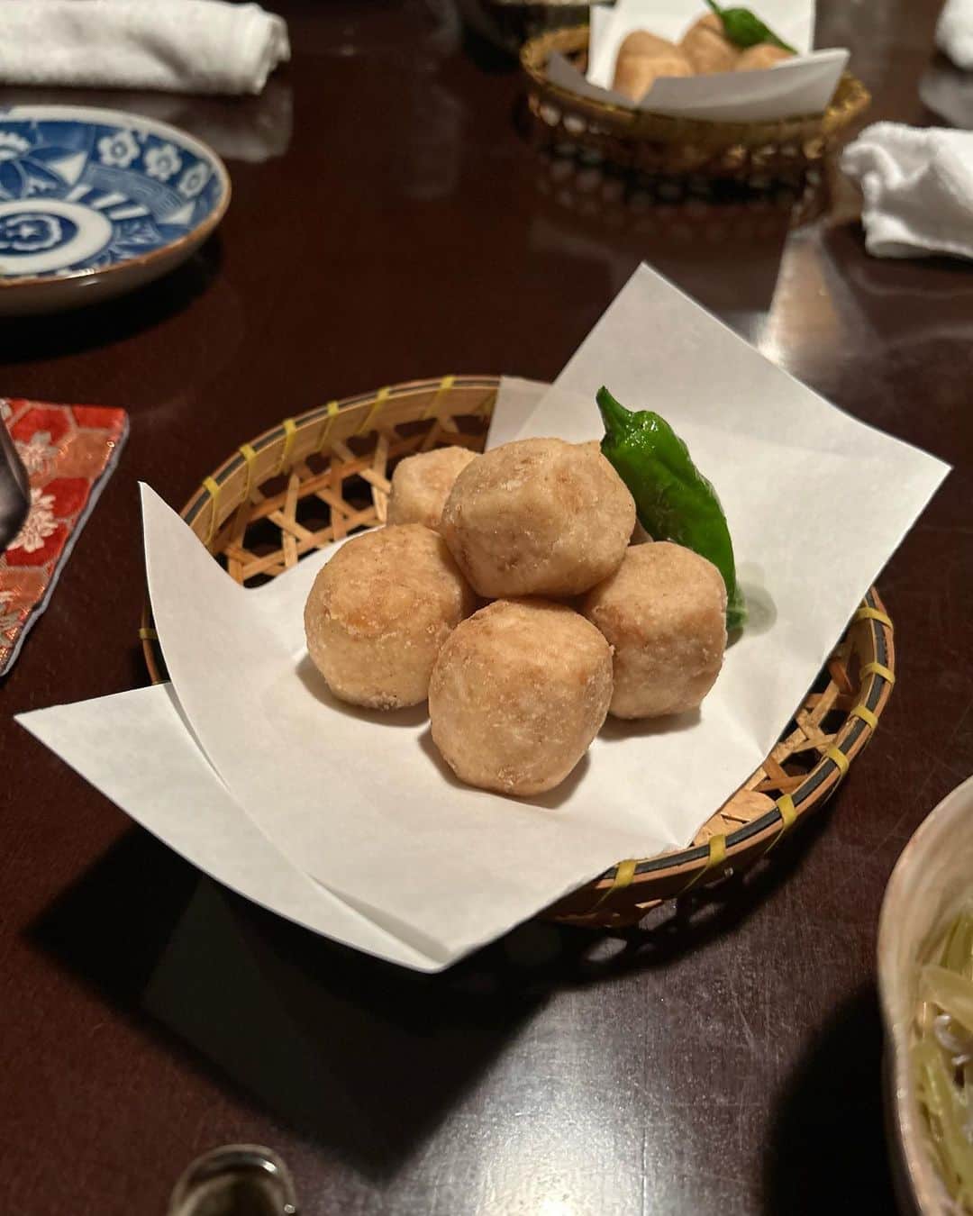 青木定治さんのインスタグラム写真 - (青木定治Instagram)「Utakata, un célèbre restaurant obanzai à Kyoto  京都メンバーで、うたかたさんで大満足でした！ #京都 #kyoto」4月19日 11時59分 - sadaharu_aoki
