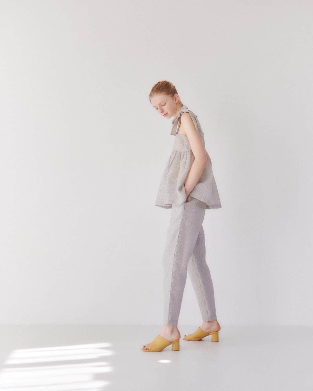 カロリナグレイサーバイシェリールのインスタグラム：「CAROLINA GLASER 2023 SPRING & SUMMER COLLECTION  #carolinaglaser #beams#springsummerfashion #springsummer2023   #カロリナグレイサー #ビームス #大人可愛い」