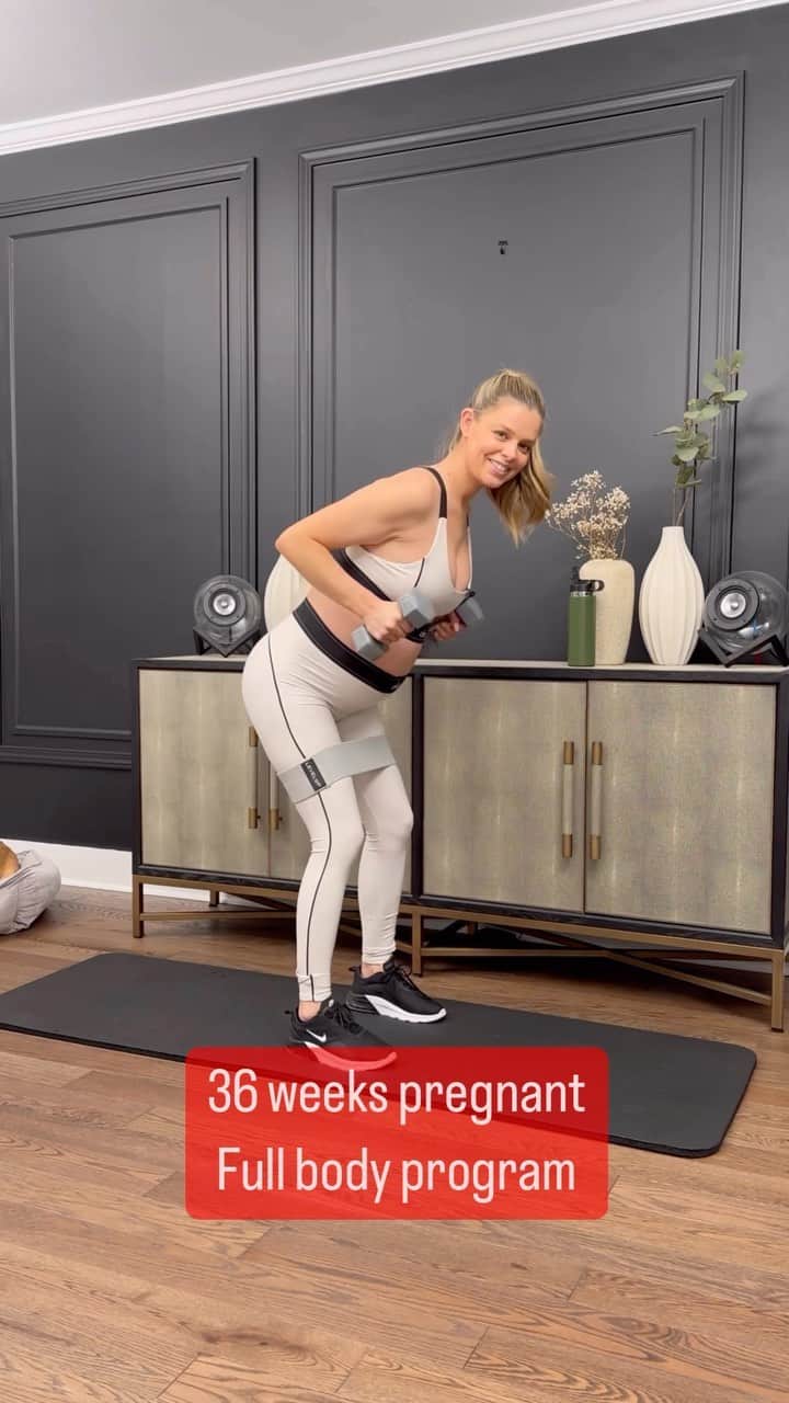ダニエル・クヌッドソンのインスタグラム：「I was 36 weeks here! Feels like forever ago 🥹 @levelupbydk has NEW prenatal workouts live on the app now 🫶🏼🤰🏼#prenatal #prenatalfitness #pregnancy」