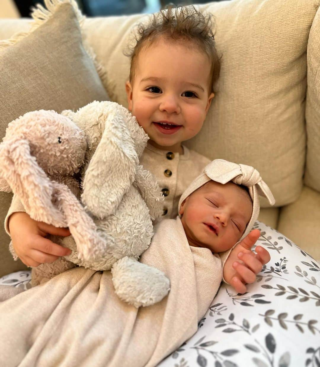 マルコ・ゴンザレスさんのインスタグラム写真 - (マルコ・ゴンザレスInstagram)「Welcome to the world Siena Marie! Baby sister joined our family April 14th and we are all happy, healthy, and loving our first days as a family of four!」4月19日 4時38分 - marcogonzales_