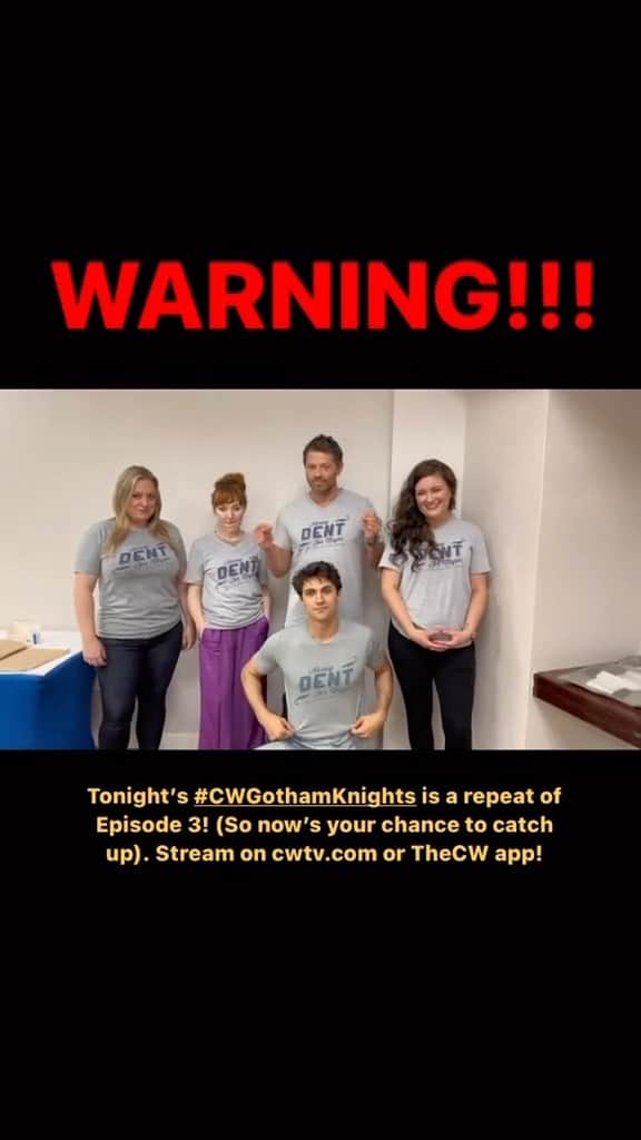 ミーシャ・コリンズのインスタグラム：「Warning!!! Tonight’s #CWGothamKnights is a repeat of episode 3! (So now’s your chance to catch up). Stream it on CWTV.com or @thecw app!   bit.ly/CWGothamKnights  LINK IN PROFILE   #gothamknights #HarveyDent #Batbrats #spnfamily」