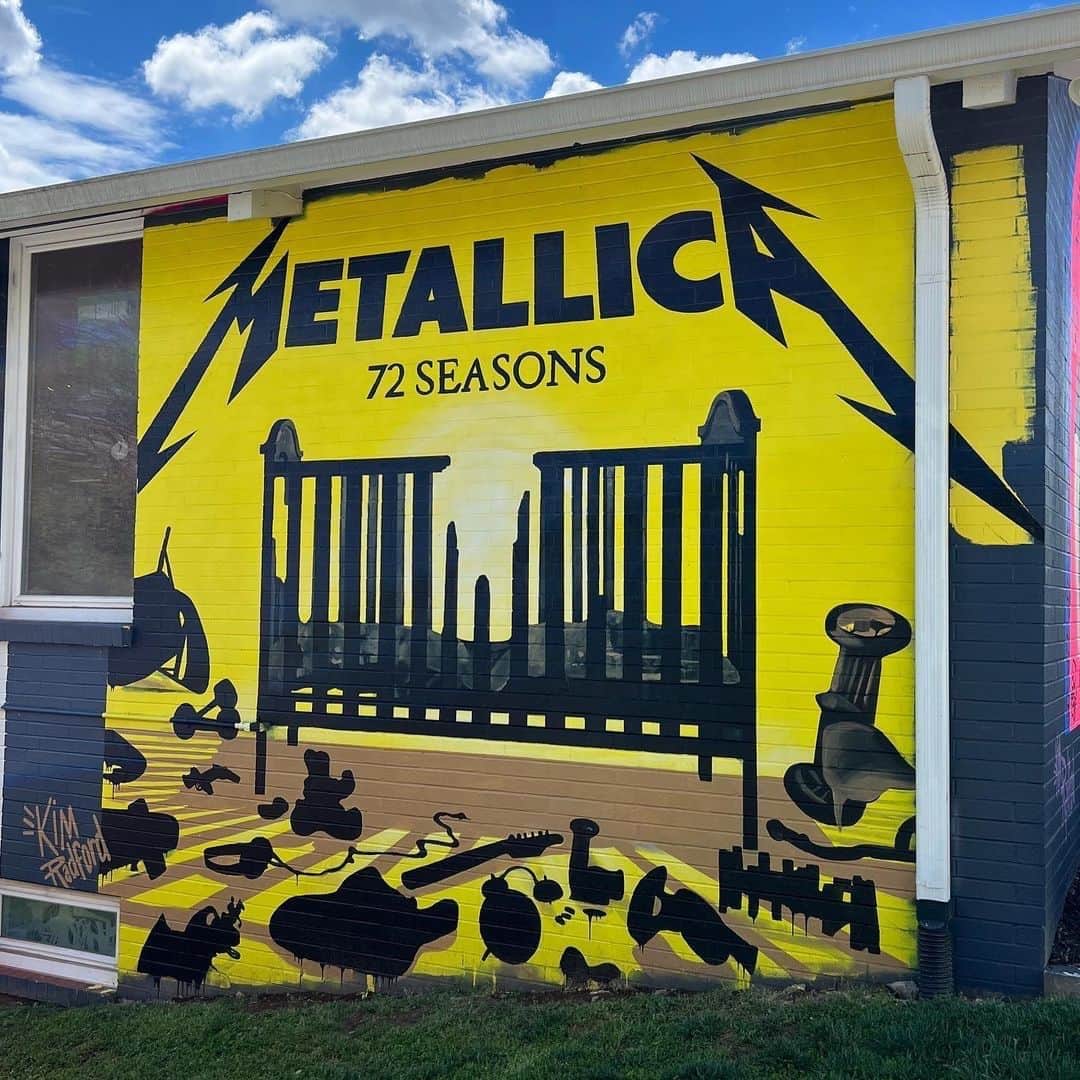 メタリカのインスタグラム：「Thank you so much to all independent record stores who hosted midnight and release day events for #72Seasons! Stores were decked out with posters, guitar picks, decals, shirts, tape, and more. We loved seeing the #MetallicaFamily near and far come together to support the new album and their local shops.  Head to your favorite record shop to see if they have any guitar picks left, and don’t forget to support #RecordStoreDay this Saturday! #RSD2023」