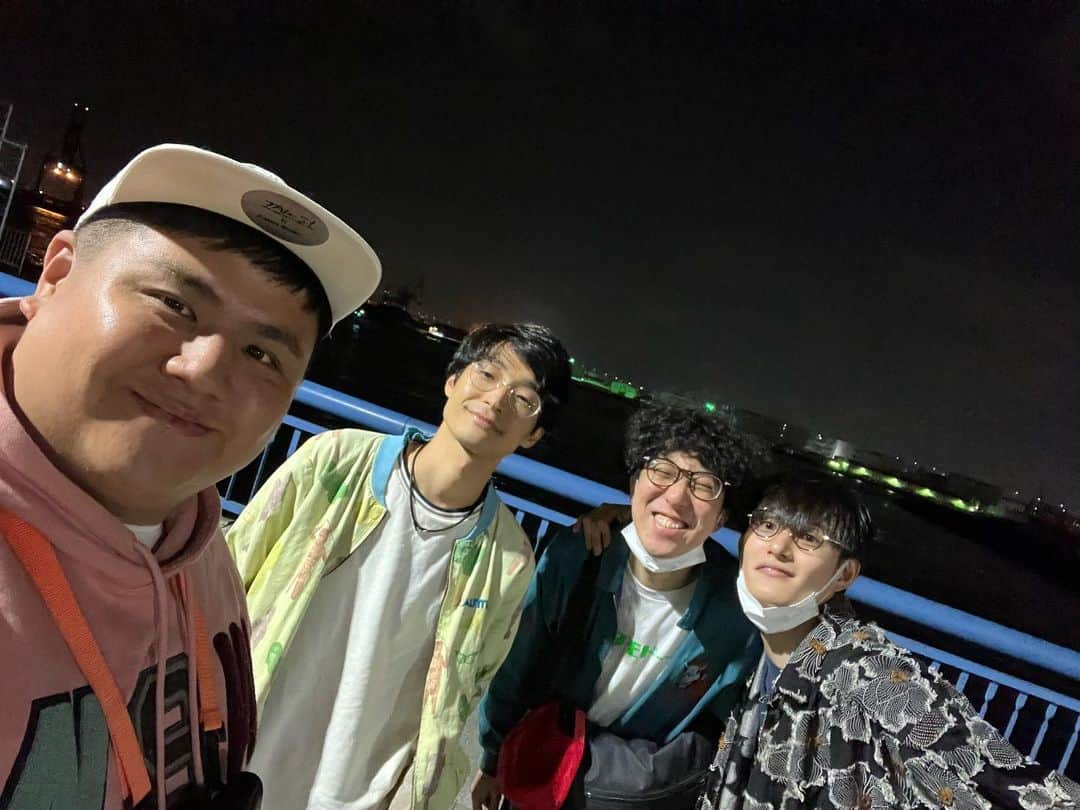 池田真一のインスタグラム：「サウナ入って中華食べて夜の海！ ドラゴン楽しかった🐉 あっ！ドラゴン楽しかった！は 鬼楽しかった！みたいな事です！ 今年流行らせようとしてます🐉」