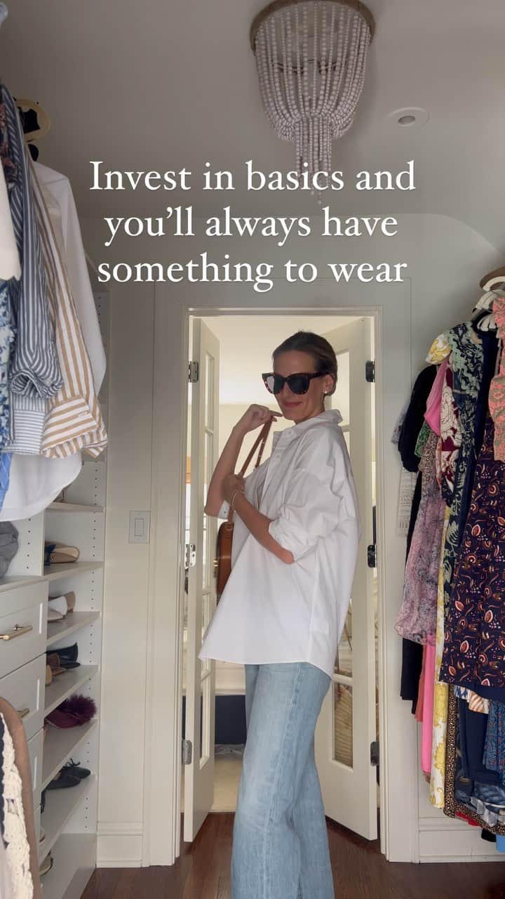 Anna Jane Wisniewskiのインスタグラム：「It’s true! The reason i am always able to share items I own from the @shopbop sale is because I’m buying essentials that I can wear season after season. And of course, I love buying things on sale 🥰 #shopboppartner #investmentpieces #denim #classicstyle  (Look to stories and my blog for my picks!)」